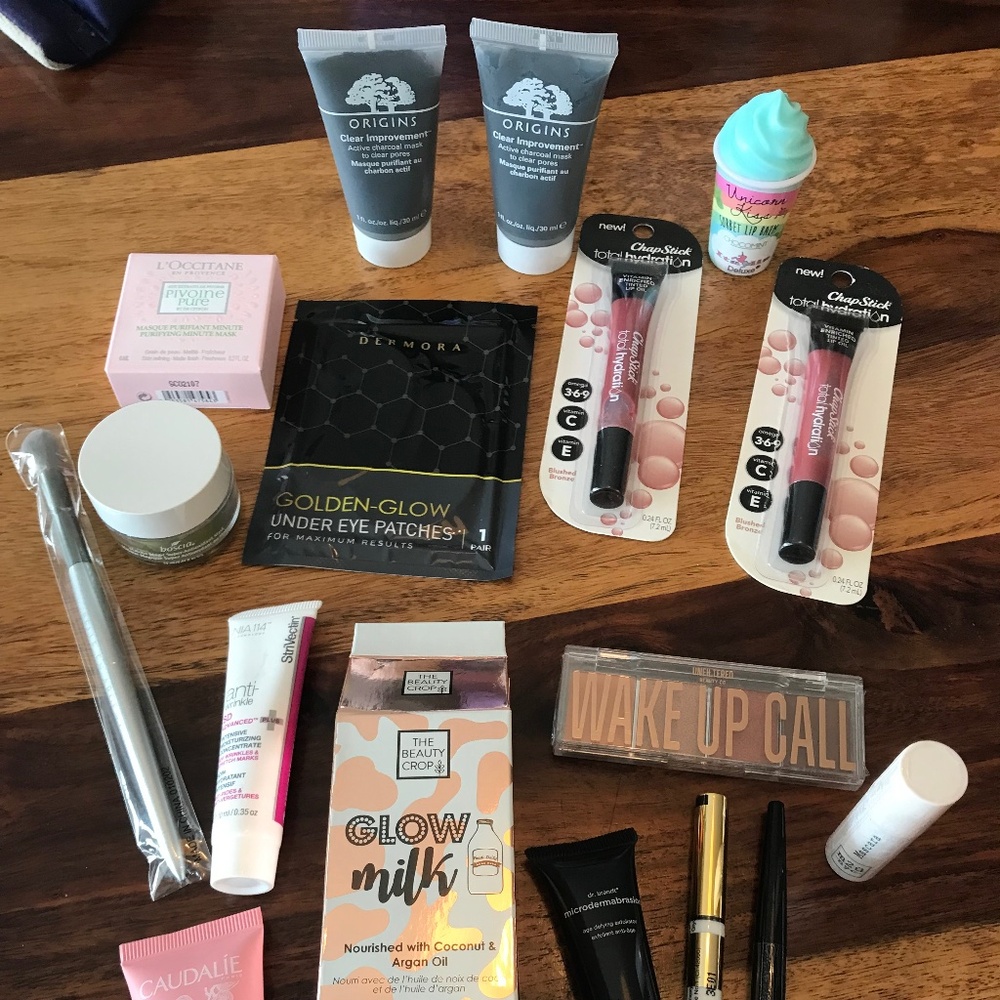 Brand new 17 item skincare and makeup bundle
